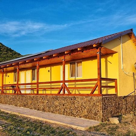 Cabana Varad Coronini Moldova Veche Exterior foto