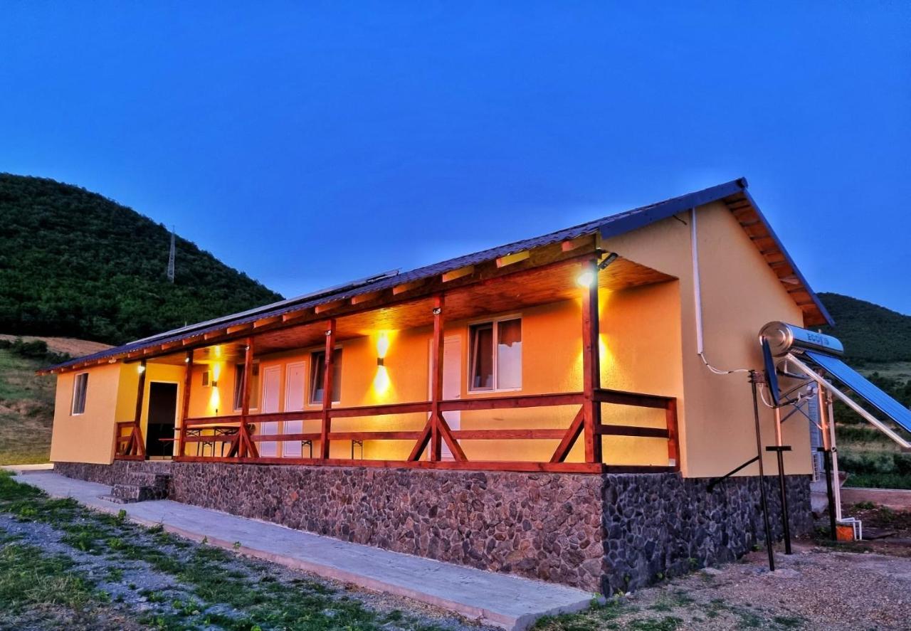 Cabana Varad Coronini Moldova Veche Exterior foto
