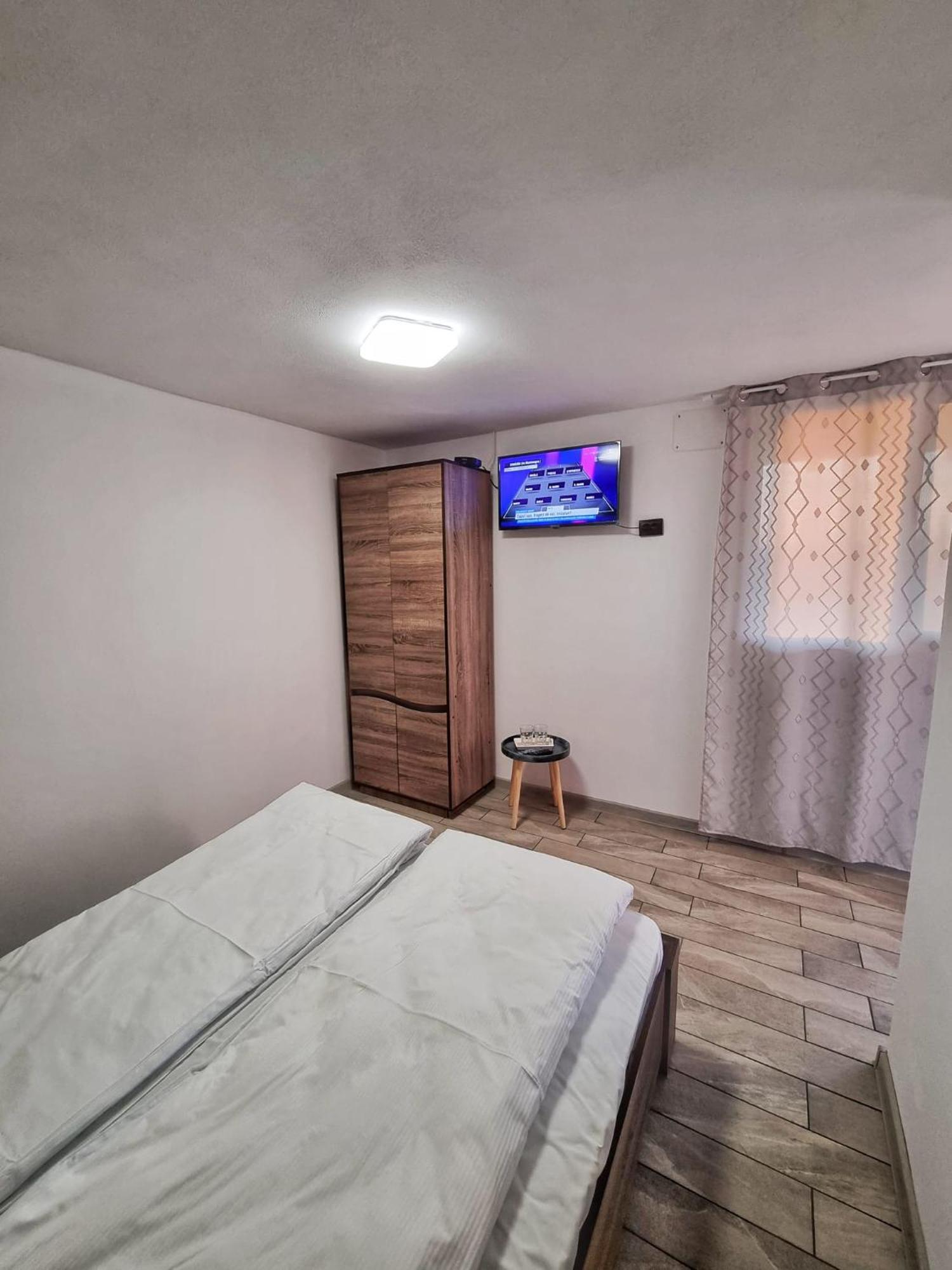 Cabana Varad Coronini Moldova Veche Exterior foto