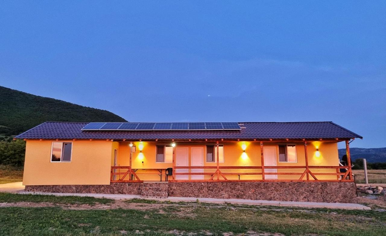 Cabana Varad Coronini Moldova Veche Exterior foto
