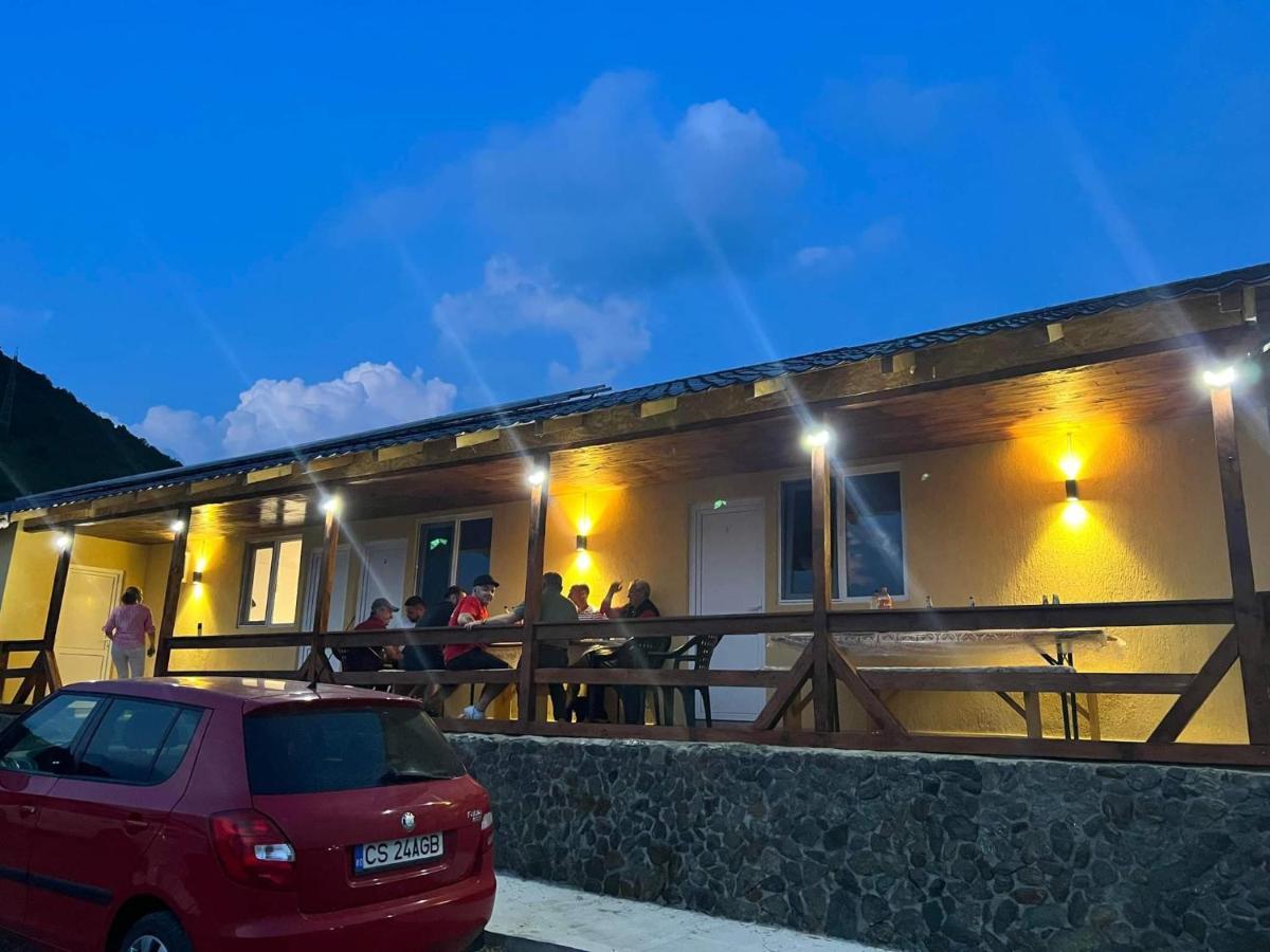 Cabana Varad Coronini Moldova Veche Exterior foto