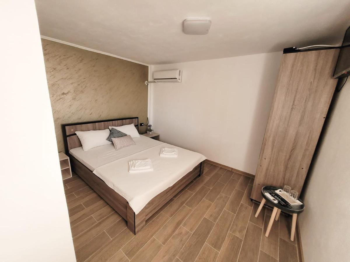 Cabana Varad Coronini Moldova Veche Exterior foto